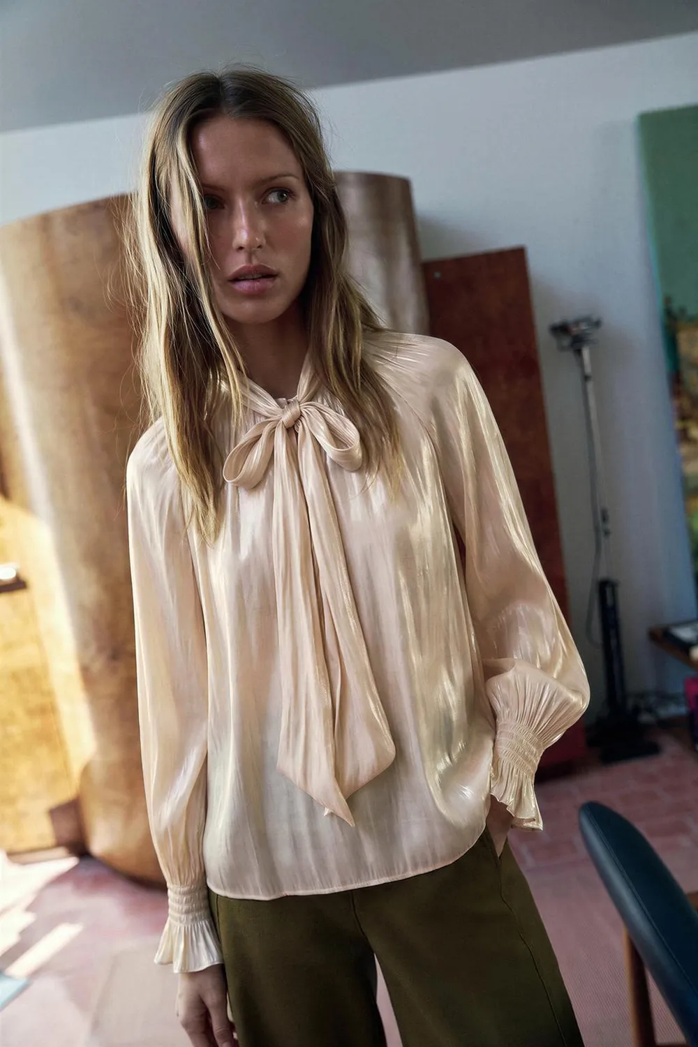 Blouse satinée à noeud - Vanille, Taille M - photo 2