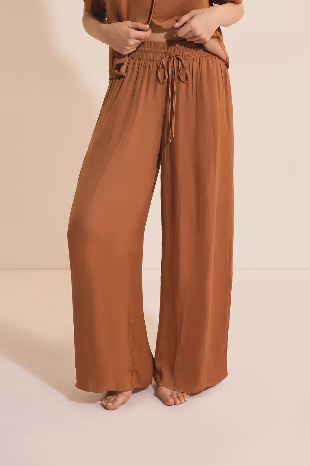 Pantalon satiné coupe large - Plusieurs coloris, Tailles du XS au L